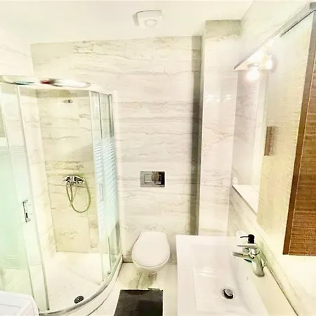 Center Apart Boutique 2 Bedrooms 6 Guests *
